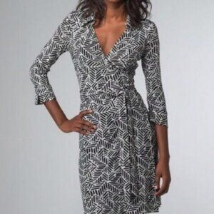 Diane von Furstenberg 100% Silk Wrap Dress